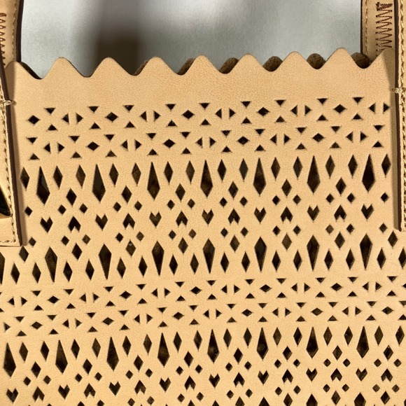 Stella & Dot Laser Cut Perforated Leather Tote Bag Beige Gold w/Zipper pouch - Picture 3 of 16